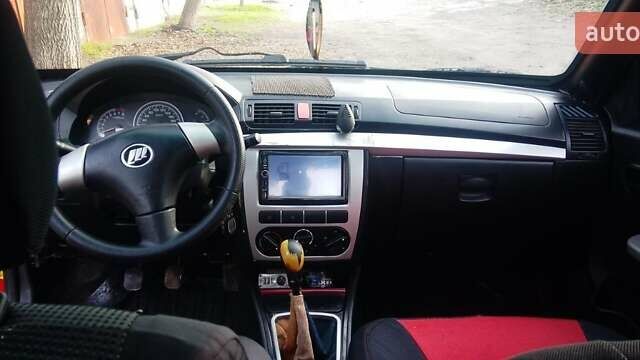 Красный Лифан 520, объемом двигателя 1.3 л и пробегом 223 тыс. км за 1300 $, фото 5 на Automoto.ua