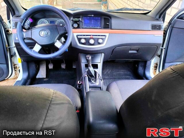 Белый Лифан 620, объемом двигателя 16 л и пробегом 167 тыс. км за 4500 $, фото 2 на Automoto.ua