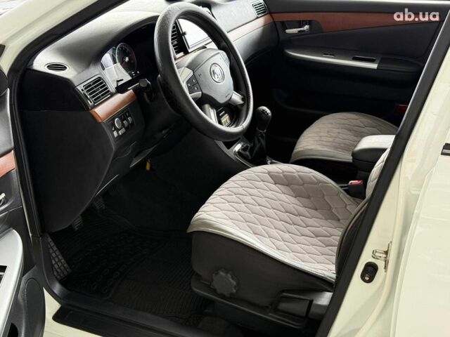 Белый Лифан 620, объемом двигателя 1.6 л и пробегом 51 тыс. км за 5490 $, фото 9 на Automoto.ua