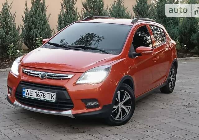 Помаранчевий Ліфан X50, об'ємом двигуна 1.5 л та пробігом 58 тис. км за 8800 $, фото 1 на Automoto.ua