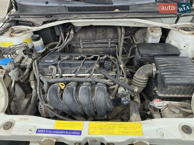 Белый Лифан Х60, объемом двигателя 1.79 л и пробегом 95 тыс. км за 4700 $, фото 7 на Automoto.ua