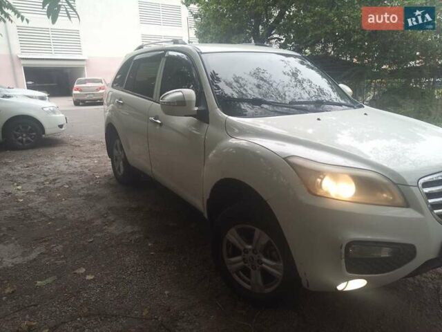 Белый Лифан Х60, объемом двигателя 1.79 л и пробегом 133 тыс. км за 4600 $, фото 2 на Automoto.ua