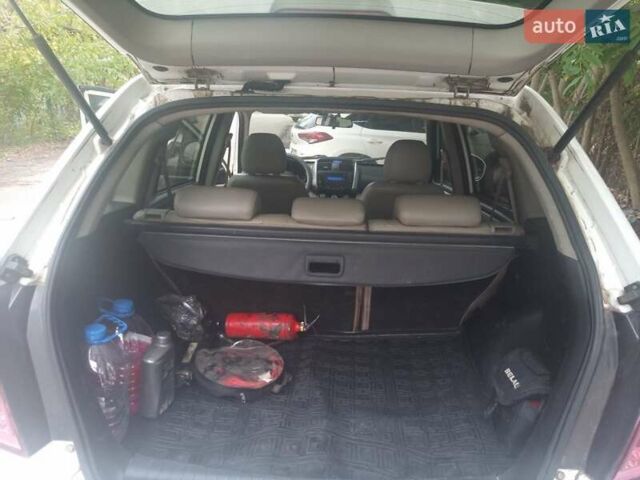 Белый Лифан Х60, объемом двигателя 1.79 л и пробегом 133 тыс. км за 4600 $, фото 6 на Automoto.ua