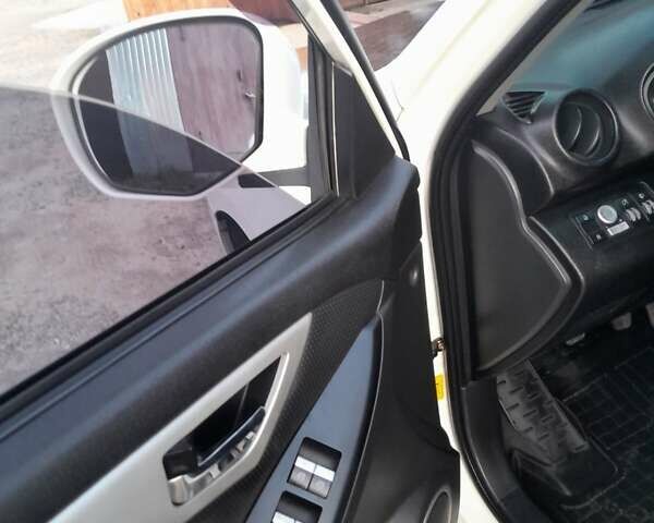 Білий Ліфан Х60, об'ємом двигуна 1.79 л та пробігом 120 тис. км за 6000 $, фото 4 на Automoto.ua