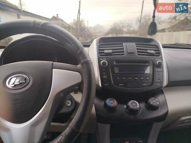 Черный Лифан Х60, объемом двигателя 1.8 л и пробегом 57 тыс. км за 4400 $, фото 6 на Automoto.ua