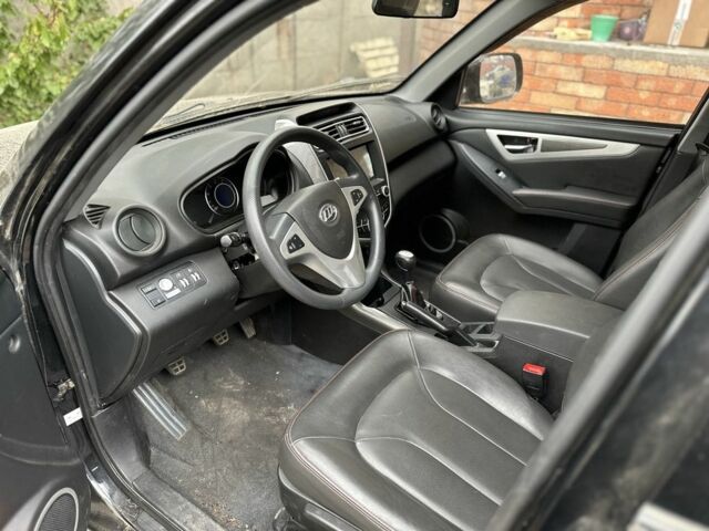 Черный Лифан Х60, объемом двигателя 1.8 л и пробегом 30 тыс. км за 2000 $, фото 6 на Automoto.ua