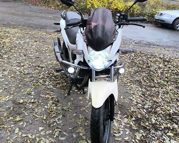 Белый Лифан KP 200, объемом двигателя 0.2 л и пробегом 32 тыс. км за 1150 $, фото 4 на Automoto.ua