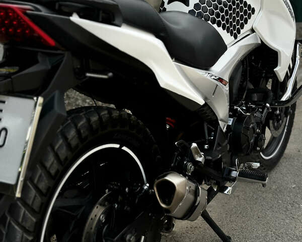 Білий Ліфан KP 200, об'ємом двигуна 0.2 л та пробігом 10 тис. км за 1600 $, фото 4 на Automoto.ua