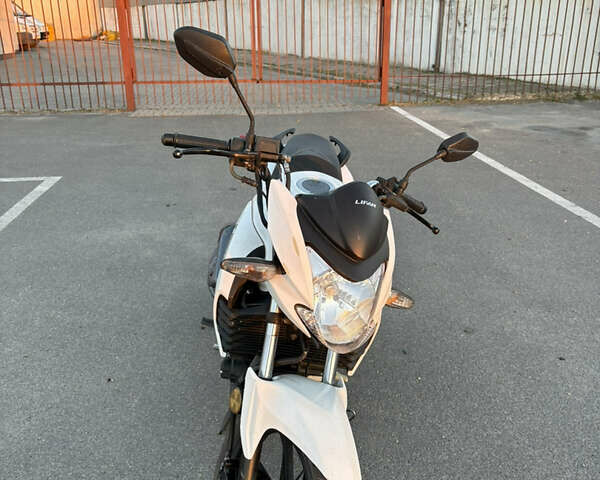 Белый Лифан KP 200, объемом двигателя 0.2 л и пробегом 16 тыс. км за 1200 $, фото 1 на Automoto.ua