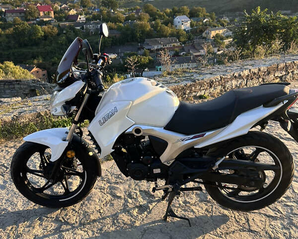 Белый Лифан KP 200, объемом двигателя 0.2 л и пробегом 11 тыс. км за 1399 $, фото 5 на Automoto.ua