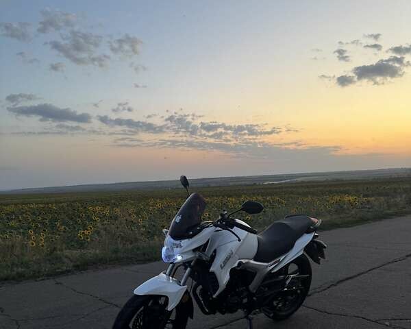 Лифан KP 200 2025 в Кропивницком (Кировограде) на Automoto.ua Белый Лифан KP 200, объемом двигателя 0.2 л и пробегом 1 тыс. км за 1708 $, фото 1 на Automoto.ua