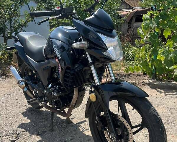 Черный Лифан KP 200, объемом двигателя 0.2 л и пробегом 34 тыс. км за 1000 $, фото 3 на Automoto.ua