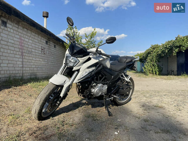 Белый Лифан KP 350, объемом двигателя 0.35 л и пробегом 18 тыс. км за 3000 $, фото 1 на Automoto.ua