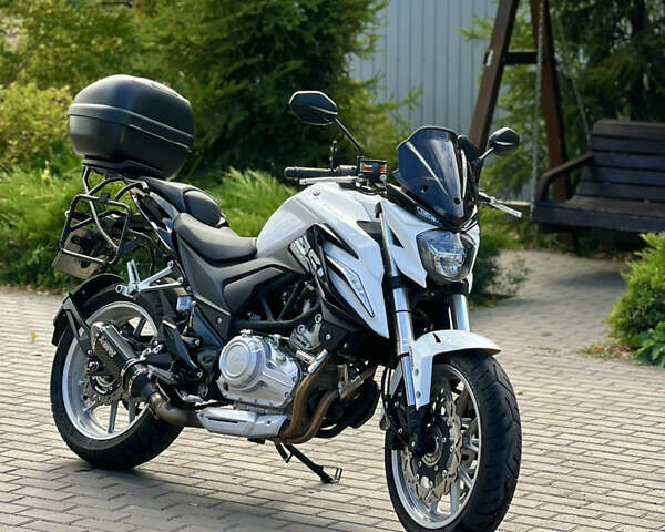 Белый Лифан KP 350, объемом двигателя 0.35 л и пробегом 14 тыс. км за 3200 $, фото 1 на Automoto.ua