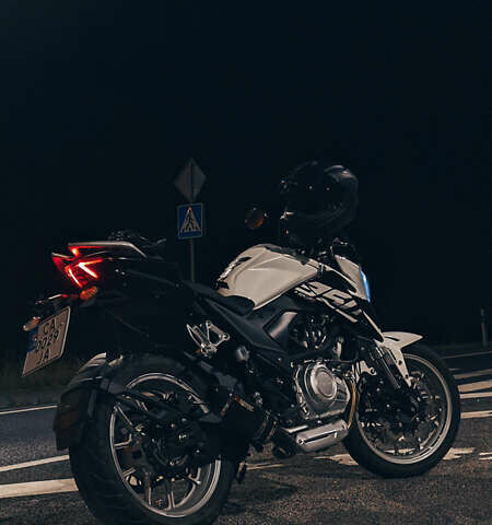 Белый Лифан KP 350, объемом двигателя 0.35 л и пробегом 14 тыс. км за 3200 $, фото 2 на Automoto.ua