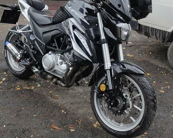 Ліфан KP 350 2020 у Чернівцях на Automoto.ua Чорний Ліфан KP 350, об'ємом двигуна 0.35 л та пробігом 13 тис. км за 3100 $, фото 4 на Automoto.ua