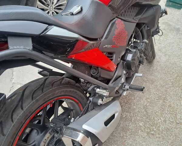 Красный Лифан KPS 200, объемом двигателя 0.2 л и пробегом 4 тыс. км за 2000 $, фото 4 на Automoto.ua