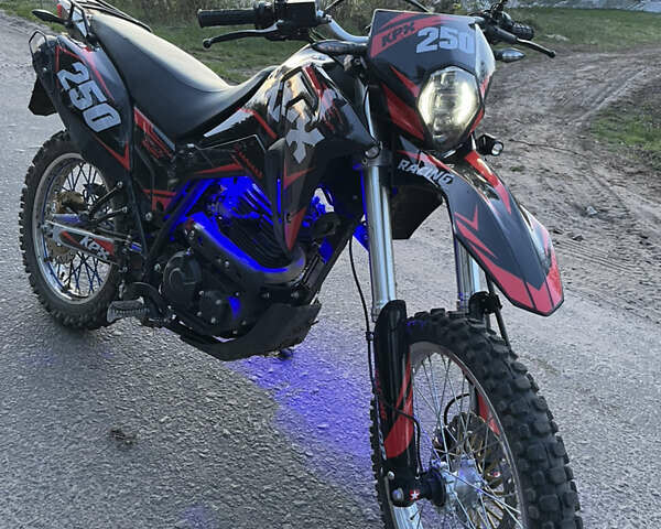 Чорний Ліфан KPX 250, об'ємом двигуна 0.25 л та пробігом 4 тис. км за 1750 $, фото 2 на Automoto.ua