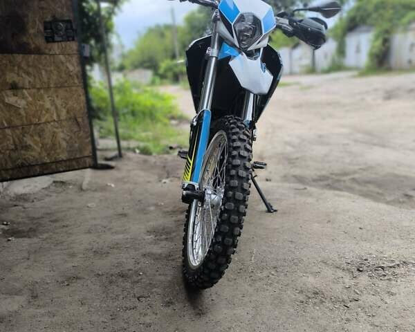 Лифан KPX 250, объемом двигателя 0.25 л и пробегом 1 тыс. км за 1750 $, фото 4 на Automoto.ua