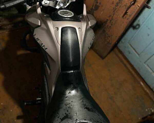 Серый Лифан LF200-10L (KPT), объемом двигателя 0.2 л и пробегом 16 тыс. км за 1500 $, фото 5 на Automoto.ua