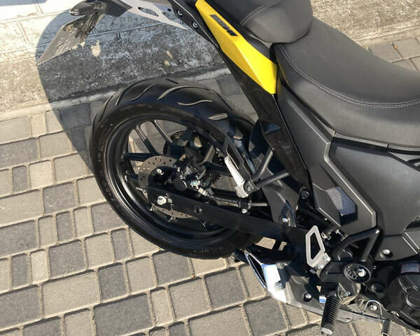 Желтый Лифан SR 220, объемом двигателя 0.2 л и пробегом 4 тыс. км за 1640 $, фото 1 на Automoto.ua