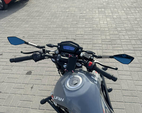 Серый Лифан SR 220, объемом двигателя 0.2 л и пробегом 9 тыс. км за 1550 $, фото 3 на Automoto.ua