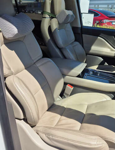 Белый Линкольн Авиатор, объемом двигателя 3 л и пробегом 69 тыс. км за 40500 $, фото 3 на Automoto.ua