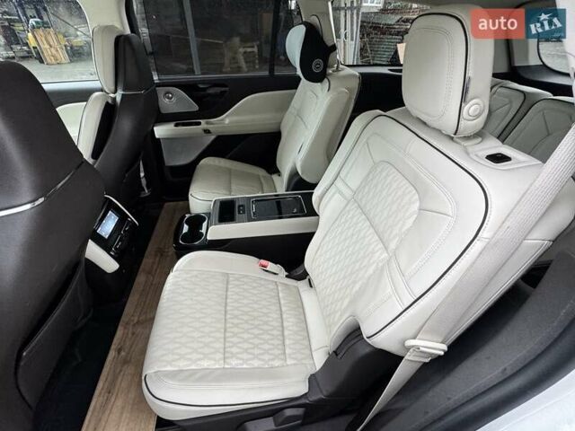 Белый Линкольн Авиатор, объемом двигателя 3 л и пробегом 80 тыс. км за 48500 $, фото 3 на Automoto.ua