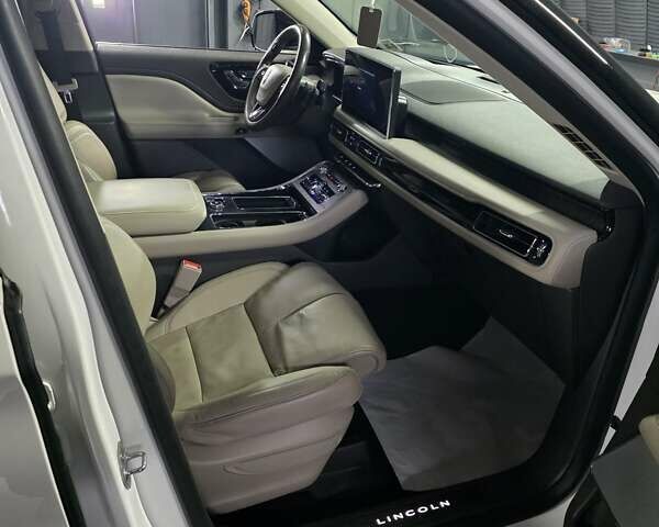 Белый Линкольн Авиатор, объемом двигателя 3 л и пробегом 60 тыс. км за 65000 $, фото 8 на Automoto.ua