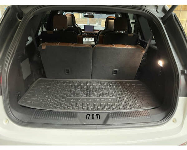 Белый Линкольн Авиатор, объемом двигателя 3 л и пробегом 56 тыс. км за 35000 $, фото 4 на Automoto.ua