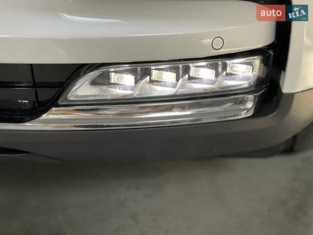 Белый Линкольн Авиатор, объемом двигателя 3 л и пробегом 56 тыс. км за 35000 $, фото 6 на Automoto.ua