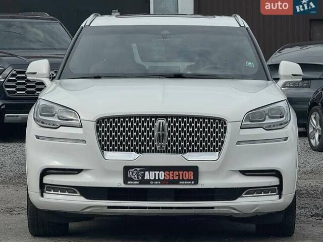 Білий Лінкольн Авіатор, об'ємом двигуна 3 л та пробігом 56 тис. км за 39999 $, фото 3 на Automoto.ua