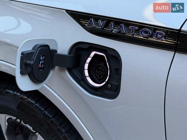 Бежевий Лінкольн Авіатор, об'ємом двигуна 0 л та пробігом 83 тис. км за 63500 $, фото 16 на Automoto.ua