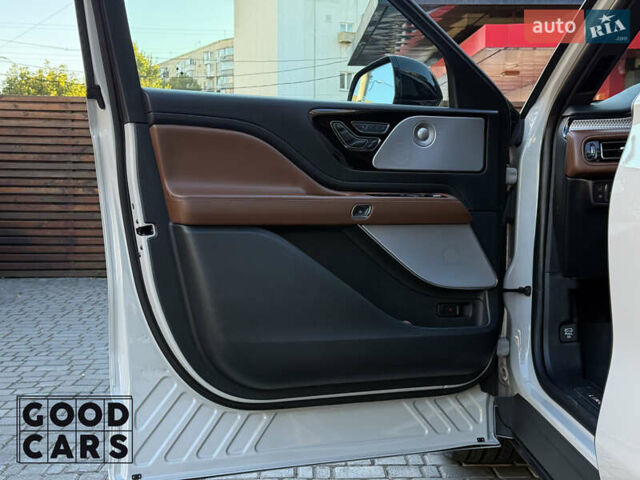 Бежевий Лінкольн Авіатор, об'ємом двигуна 0 л та пробігом 83 тис. км за 63500 $, фото 17 на Automoto.ua