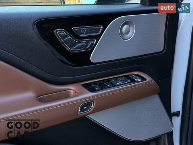 Бежевий Лінкольн Авіатор, об'ємом двигуна 0 л та пробігом 83 тис. км за 63500 $, фото 18 на Automoto.ua