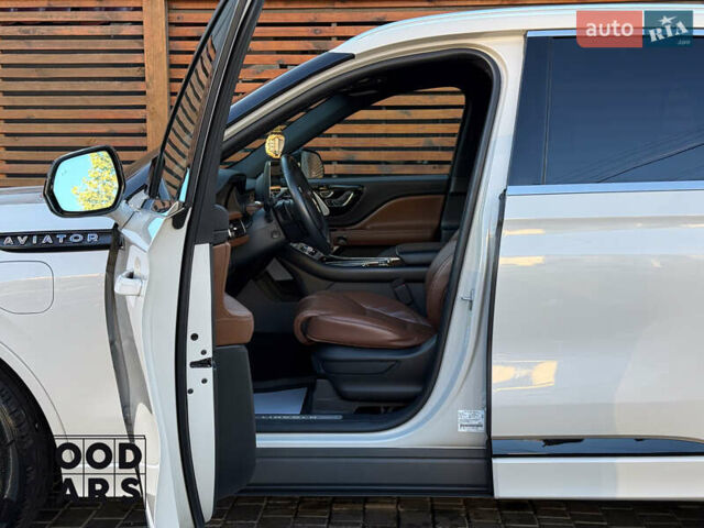 Бежевий Лінкольн Авіатор, об'ємом двигуна 0 л та пробігом 83 тис. км за 63500 $, фото 20 на Automoto.ua