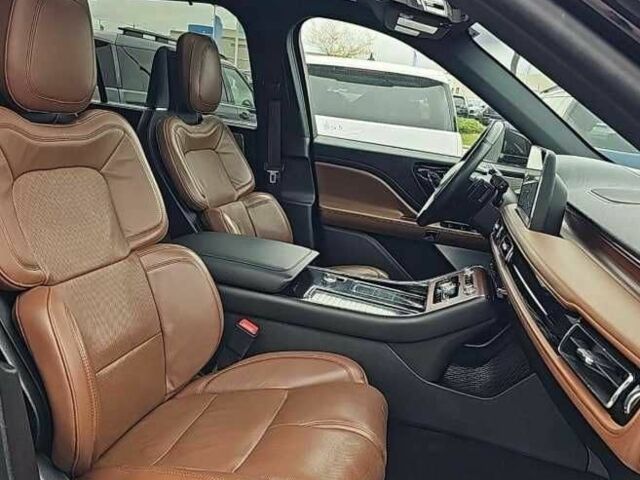 Черный Линкольн Авиатор, объемом двигателя 0 л и пробегом 41 тыс. км за 29600 $, фото 4 на Automoto.ua