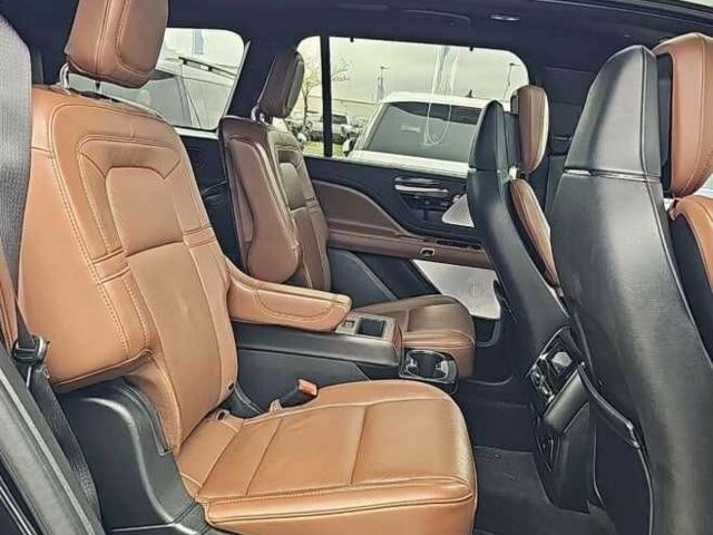 Черный Линкольн Авиатор, объемом двигателя 0 л и пробегом 41 тыс. км за 29600 $, фото 5 на Automoto.ua