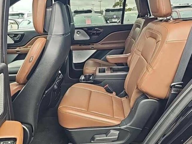 Черный Линкольн Авиатор, объемом двигателя 0 л и пробегом 41 тыс. км за 29600 $, фото 6 на Automoto.ua