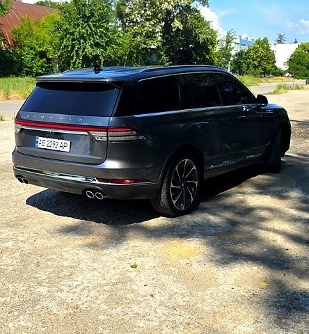 Сірий Лінкольн Авіатор, об'ємом двигуна 3 л та пробігом 5 тис. км за 65000 $, фото 2 на Automoto.ua