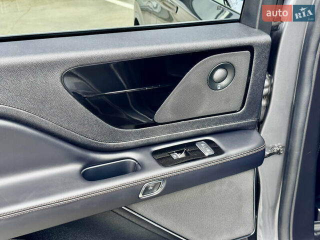 Сірий Лінкольн Авіатор, об'ємом двигуна 2.95 л та пробігом 35 тис. км за 52500 $, фото 37 на Automoto.ua