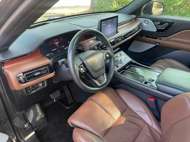 Серый Линкольн Авиатор, объемом двигателя 0 л и пробегом 23 тыс. км за 22500 $, фото 7 на Automoto.ua