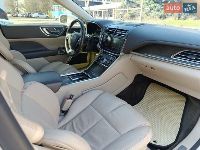 Белый Линкольн Континенталь, объемом двигателя 3.73 л и пробегом 132 тыс. км за 17200 $, фото 10 на Automoto.ua