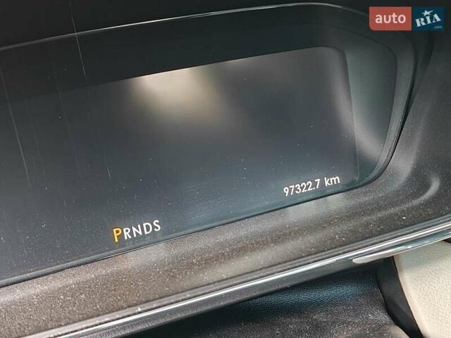 Белый Линкольн Континенталь, объемом двигателя 2.7 л и пробегом 105 тыс. км за 18000 $, фото 14 на Automoto.ua