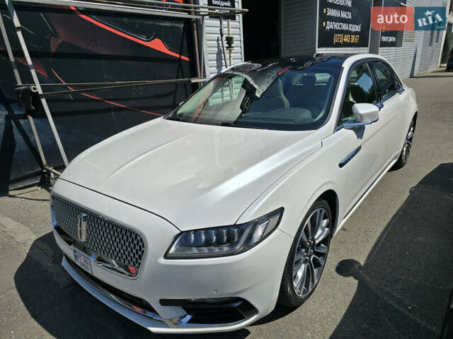 Белый Линкольн Континенталь, объемом двигателя 2.7 л и пробегом 105 тыс. км за 18000 $, фото 9 на Automoto.ua