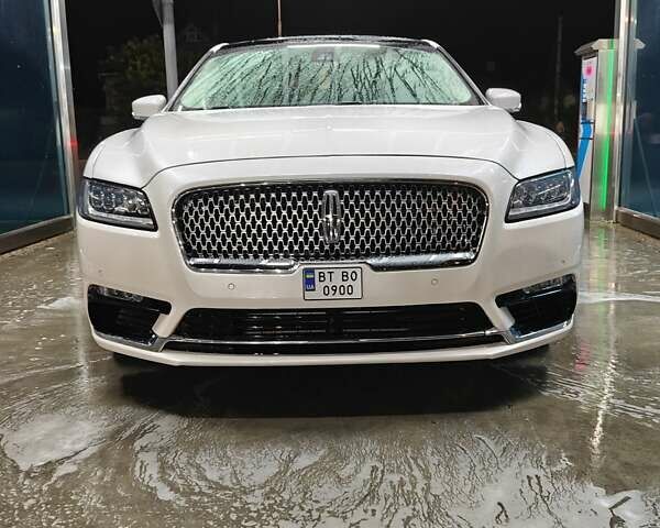 Белый Линкольн Континенталь, объемом двигателя 2.7 л и пробегом 105 тыс. км за 18000 $, фото 11 на Automoto.ua