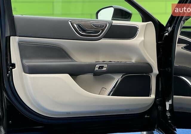 Линкольн Континенталь 2016 в Киеве на Automoto.ua Черный Линкольн Континенталь, объемом двигателя 2.69 л и пробегом 155 тыс. км за 18000 $, фото 12 на Automoto.ua
