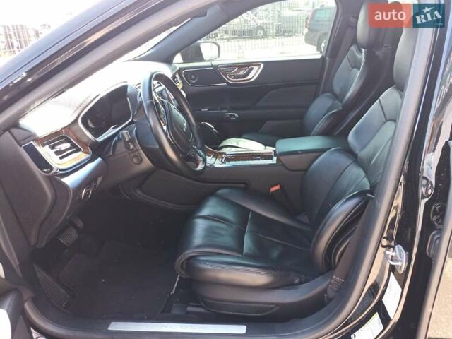 Чорний Лінкольн Континенталь, об'ємом двигуна 2.69 л та пробігом 59 тис. км за 17900 $, фото 9 на Automoto.ua