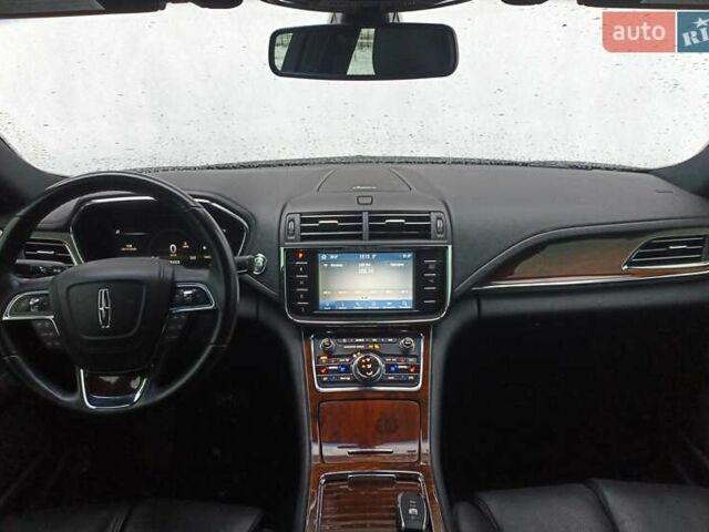 Чорний Лінкольн Континенталь, об'ємом двигуна 2.69 л та пробігом 59 тис. км за 17900 $, фото 10 на Automoto.ua