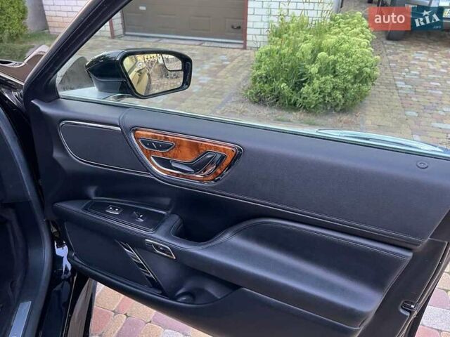 Чорний Лінкольн Континенталь, об'ємом двигуна 3.73 л та пробігом 59 тис. км за 18900 $, фото 13 на Automoto.ua
